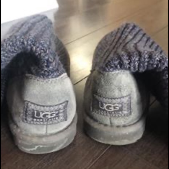 Ugg Classic Cardy Women’s boots - Picture 2 of 2
